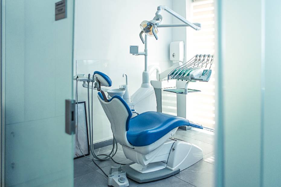 Image montrant l'intérieur d'un cabinet dentaire