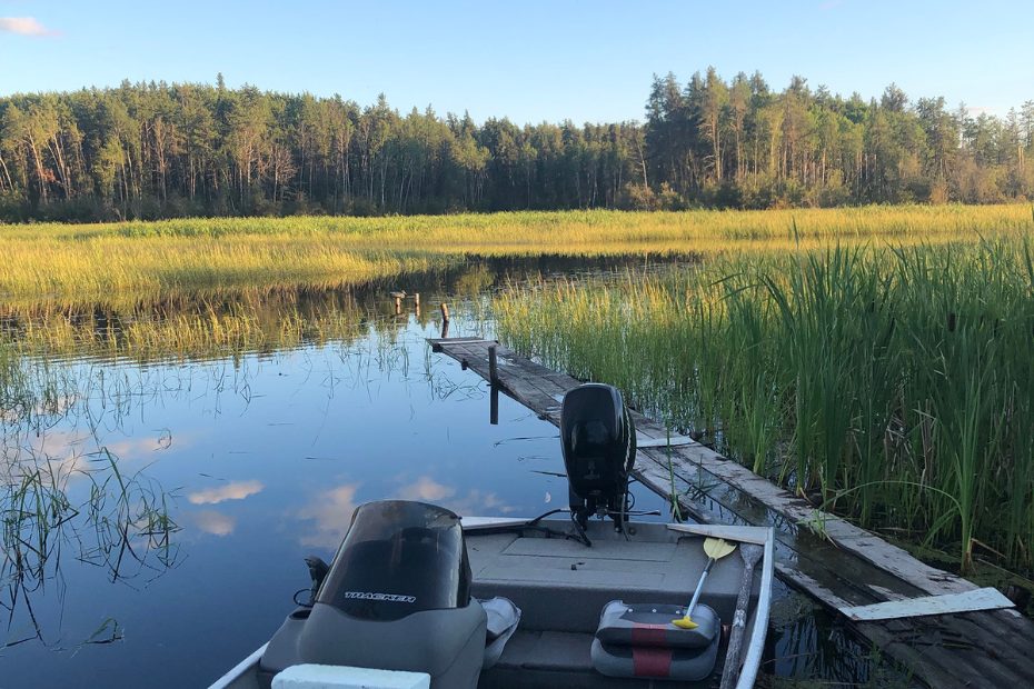 Barque sur un lac